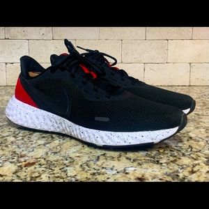 Nike Revolution 5